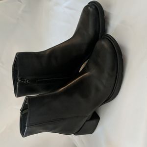 Timberland Black Zip Boots - Women's 9